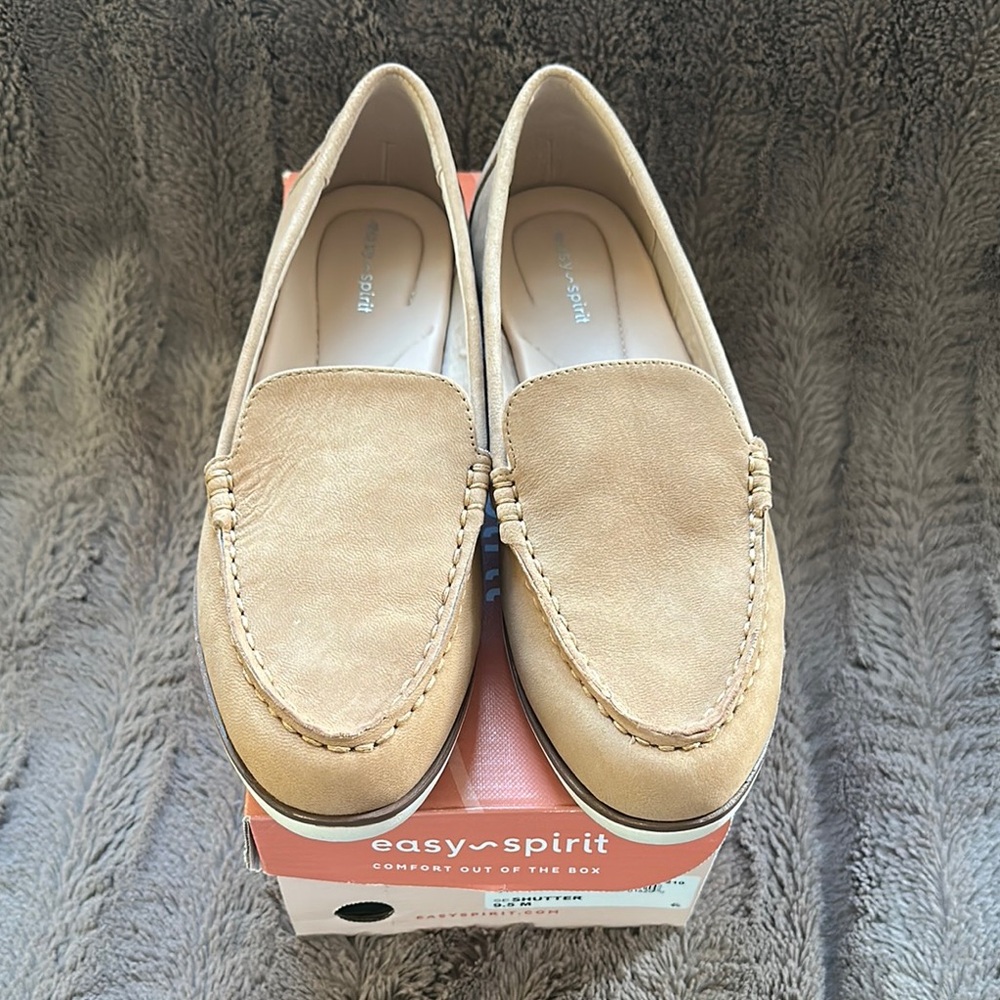 Easy Spirit Tan Loafers - NEW